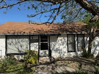 109 Tennessee St, Taylor, TX 76574 - view of rear view of house