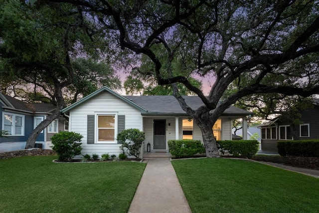 2844 Shoal Crest Ave, Austin, TX 78705 - ranch-style home with a front yard