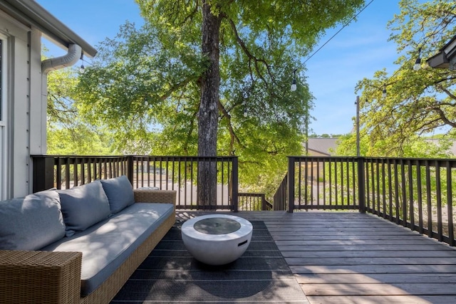 2844 Shoal Crest Ave, Austin, TX 78705 - wooden terrace with an outdoor hangout area