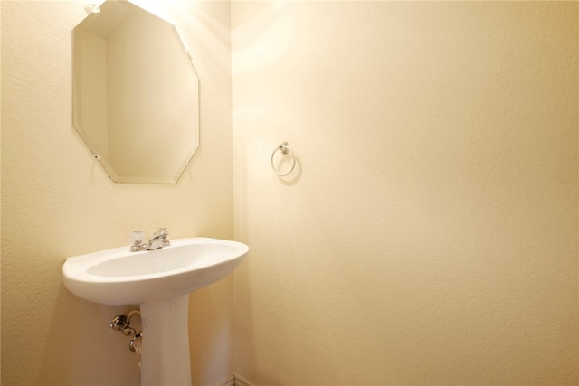 10916 Furrow Hill Dr, Austin, TX 78754 - bathroom with a sink
