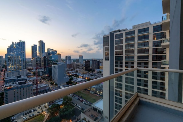 555 E 5th St Unit 2729, Austin, TX 78701 - balcony with a view of skyline
