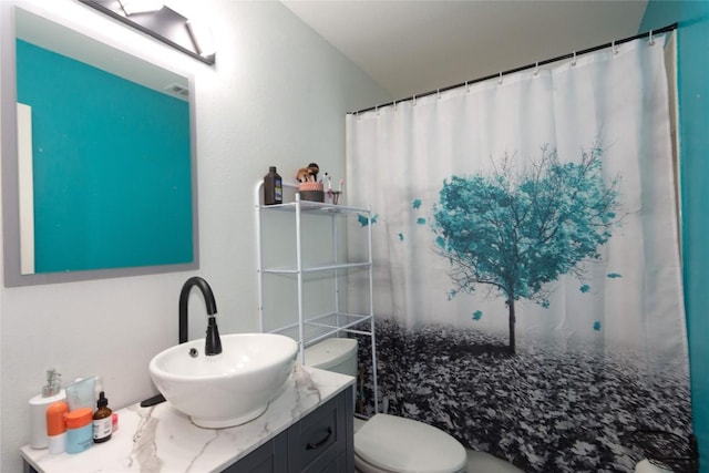 114 Mossy Rock Cv, Hutto, TX 78634 - full bath featuring vanity and a shower with shower curtain