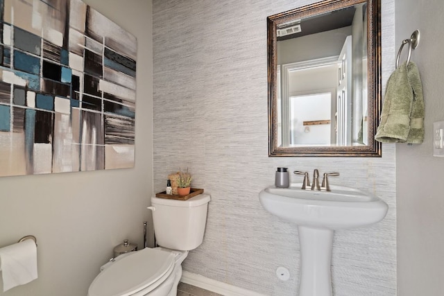 3905 Veneto Cir, Leander, TX 78641 - half bath featuring toilet and a sink