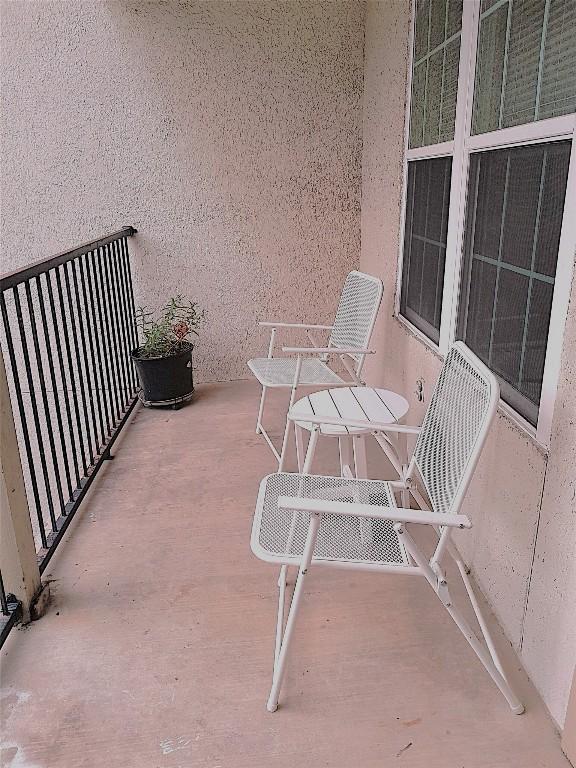 910 Duncan Ln Unit 27, Austin, TX 78705 - view of balcony