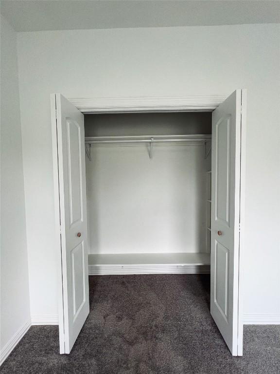 614 S Middle St, Flatonia, TX 78941 - view of closet