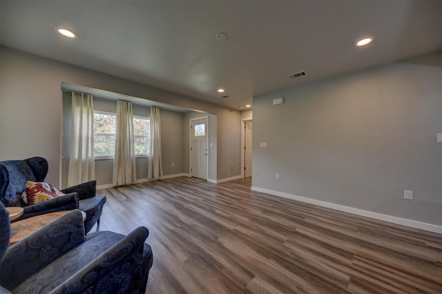 417 Big Bow, Smithville, TX 78957 - living room featuring recessed lighting, wood finished floors, visible vents, and baseboards