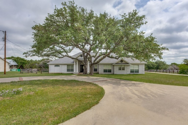 208 Saddletree Ln, Dripping Springs, TX 78620 - view of front of home featuring curved driveway