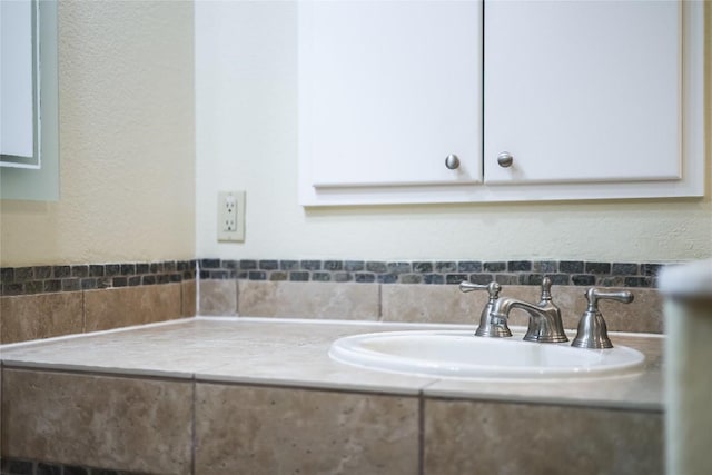 5004 Arrowhead Dr, Lago Vista, TX 78645 - bathroom featuring vanity