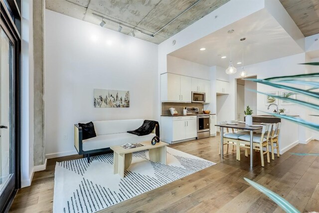 1501 E 4th St Unit 206, Austin, TX 78702 - photo 9