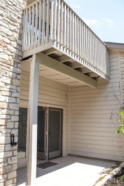 2201 Lakeway Blvd Unit 2, Lakeway, TX 78734 - view of patio / terrace