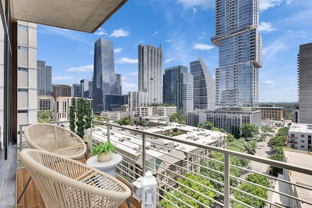 800 W 5th St Unit 1008, Austin, TX 78703 - balcony featuring a view of skyline