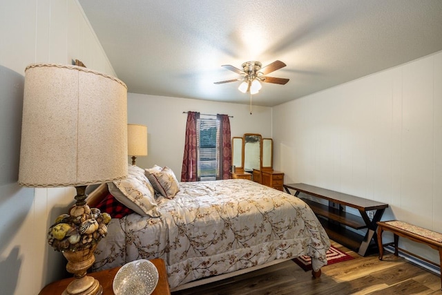 110 Live Oak St, Gonzales, TX 78629 - bedroom with wood finished floors and ceiling fan