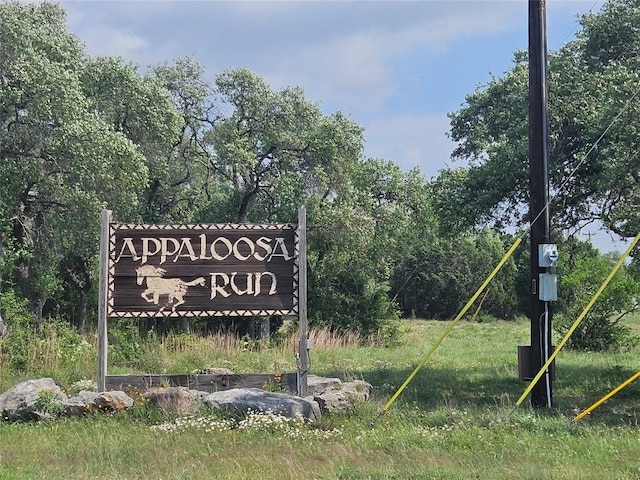 view of community / neighborhood sign