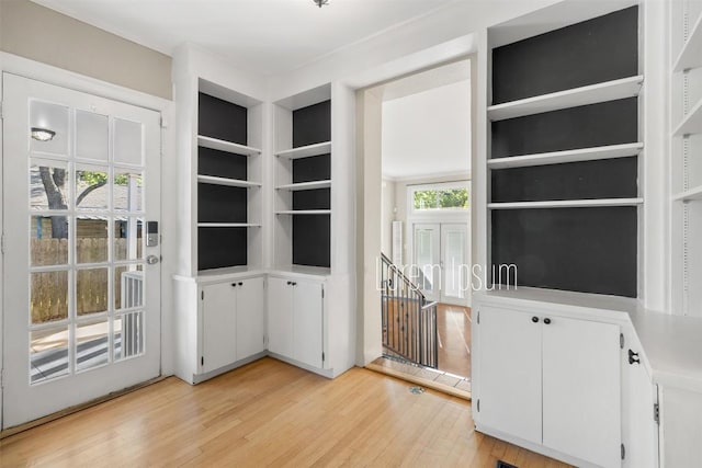 1308 N 13th St, Temple, TX 76501 - interior space featuring light wood-style flooring and built in features