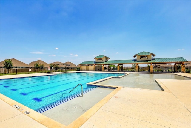 8060 Massa Dr, Round Rock, TX 78665 - community pool with a patio