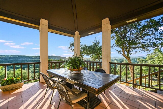 100 Mesa Dr, Wimberley, TX 78676 - balcony featuring outdoor dining space