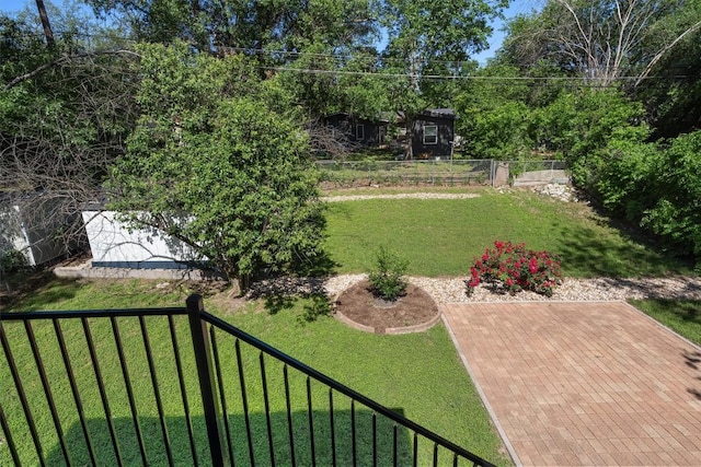 3400 Santa Fe Dr, Austin, TX 78741 - view of yard