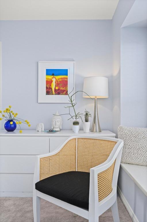 room details featuring carpet floors and baseboards