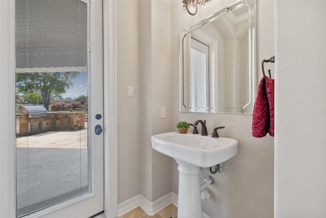27435 Waterfall Hill Pkwy, Spicewood, TX 78669 - view of bathroom