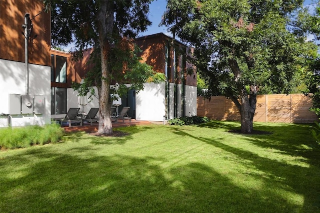 2709 Addison Ave, Austin, TX 78757 - view of yard featuring fence
