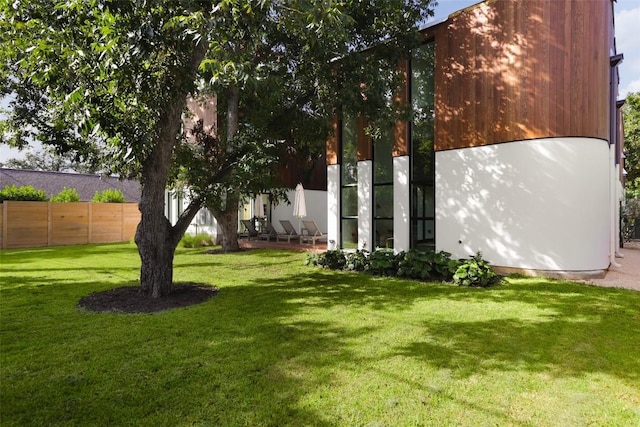 2709 Addison Ave, Austin, TX 78757 - view of yard with fence