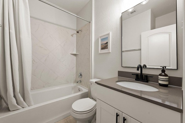 370 Grace Lilly Dr, Buda, TX 78610 - bathroom with shower / bath combination with curtain, vanity, and toilet