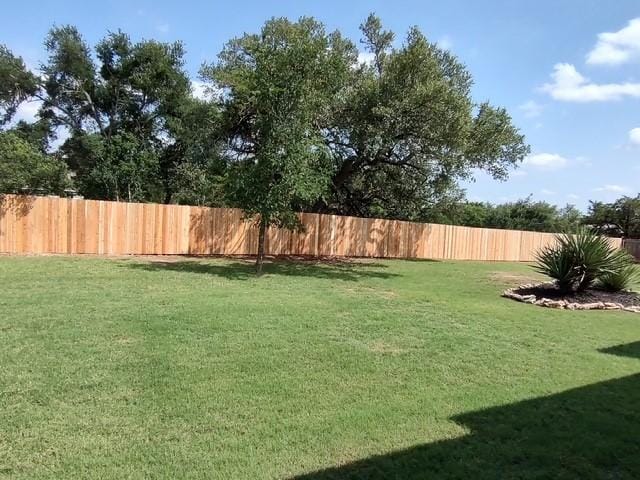 101 Dakota Dr, Georgetown, TX 78633 - view of yard