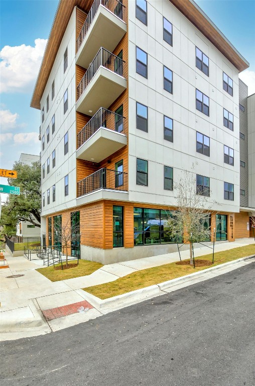2500 Longview St Unit 501, Austin, TX 78705 - view of apartment building / complex