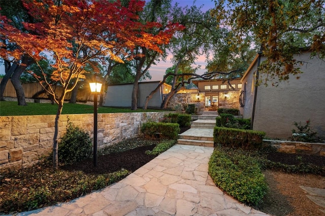 yard at dusk with fence