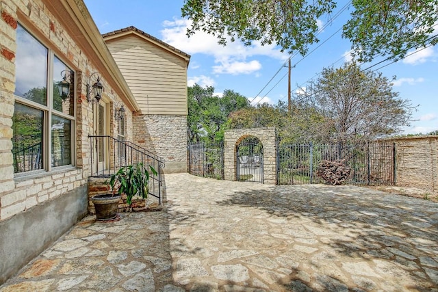 36 Cottondale Rd, The Hills, TX 78738 - view of patio / terrace featuring a gate