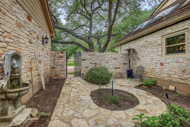36 Cottondale Rd, The Hills, TX 78738 - view of patio / terrace