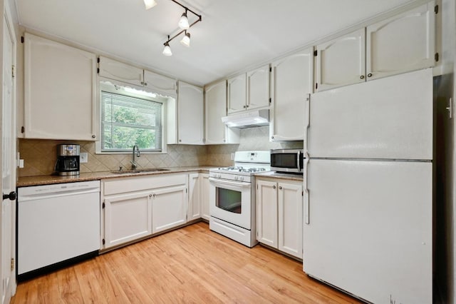 4722 Frontier Trl, Austin, TX 78745 - photo 8