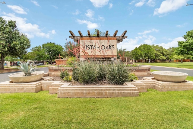 3817 E Newland Dr, Round Rock, TX 78681 - community / neighborhood sign featuring a yard