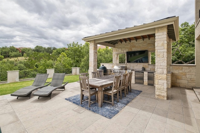 4101 Top Of Texas Trl, Austin, TX 78735 - view of patio / terrace featuring exterior kitchen and outdoor dining area