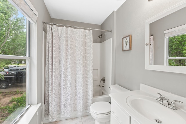 10701 Garbacz Dr, Austin, TX 78748 - bathroom with vanity, shower / bath combo with shower curtain, and toilet