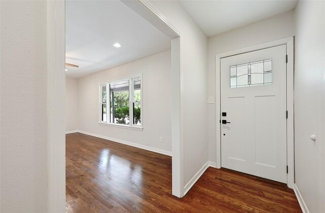 7611 Oak Hedge Pl, Austin, TX 78745 - entryway featuring dark wood finished floors, baseboards, and recessed lighting