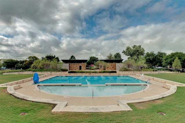 1913 Littlefield St, Austin, TX 78723 - community pool with a lawn