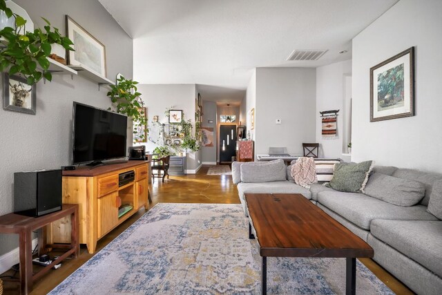 3011 Foxton Cv, Austin, TX 78748 - living room with baseboards