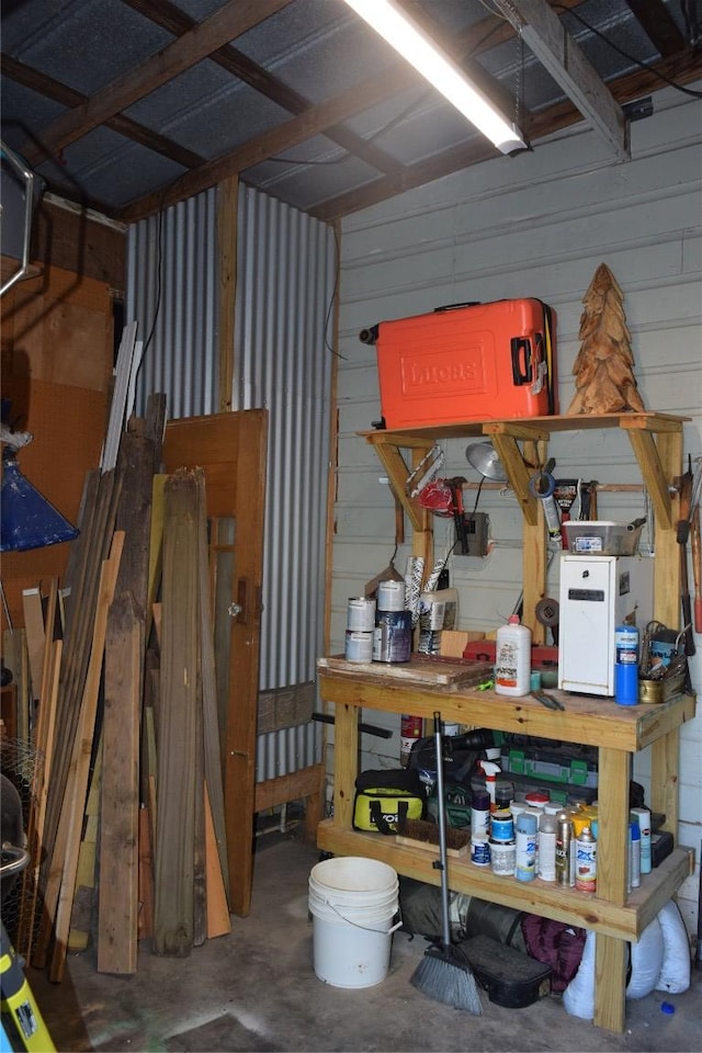 1200 NE 5th St, Smithville, TX 78957 - storage featuring a garage