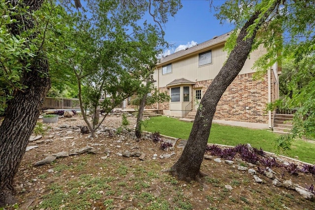 9007 Tweed Berwick Dr, Austin, TX 78750 - view of yard with entry steps