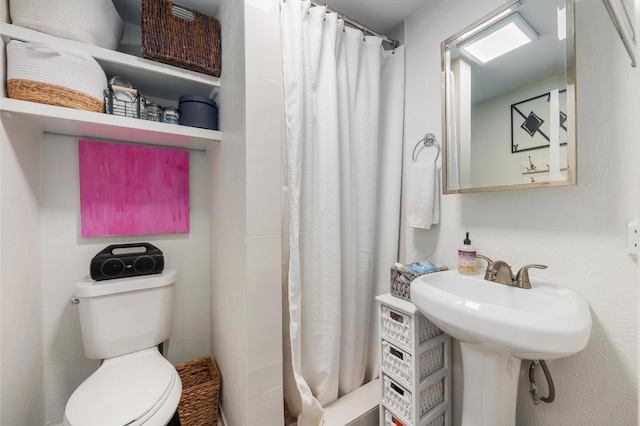 1107 Maufrais St, Austin, TX 78703 - bathroom with toilet and a shower with shower curtain