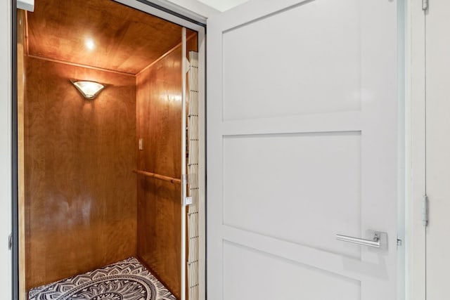 9 Swiftwater Trl, The Hills, TX 78738 - elevator