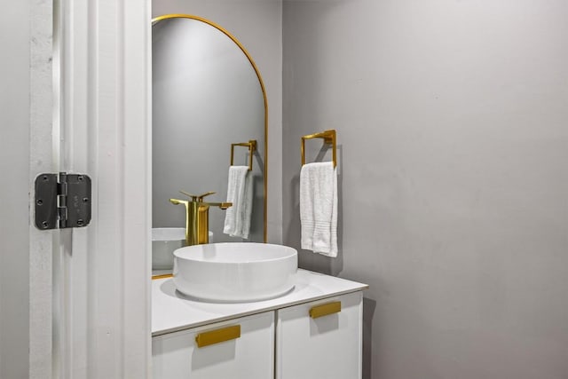 1712 Alleghany Dr, Austin, TX 78741 - bathroom with vanity