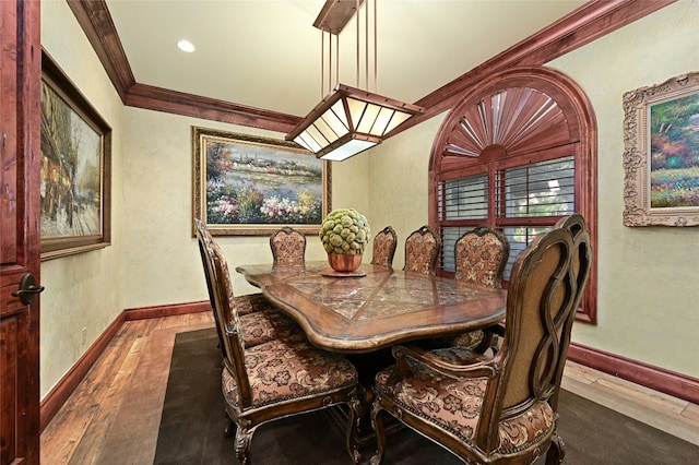 3111 Ski Shores Ter, Austin, TX 78730 - dining area featuring hardwood / wood-style flooring, ornamental molding, and recessed lighting