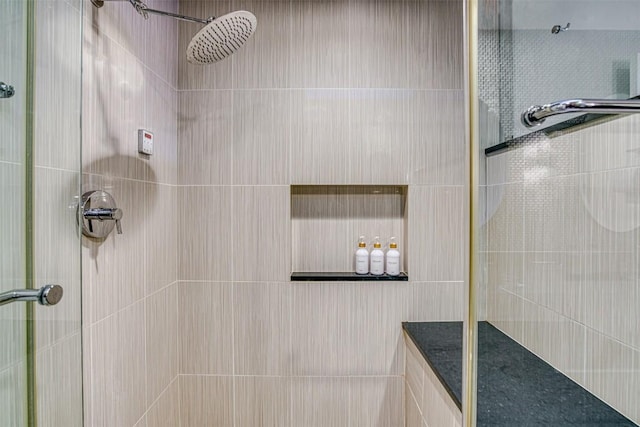 609 E Briarway Dr, Granite Shoals, TX 78654 - full bathroom featuring a tile shower