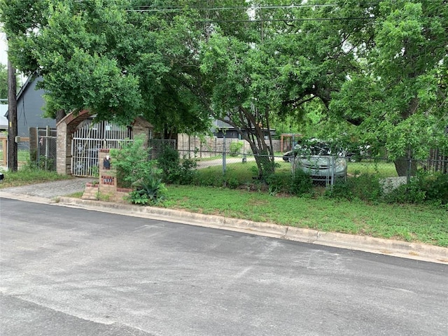 4811 Santa Anna St, Austin, TX 78721 - view of road with curbs