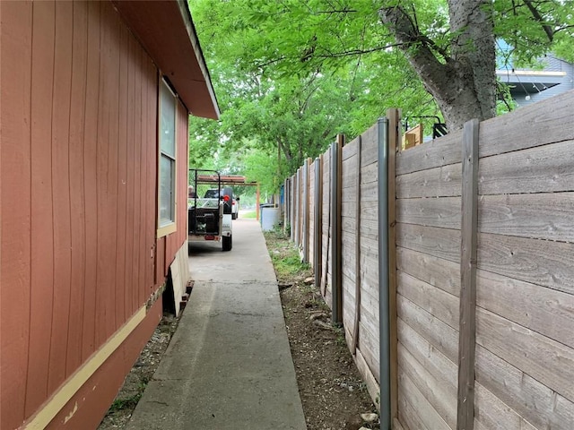 4811 Santa Anna St, Austin, TX 78721 - view of side of property with fence