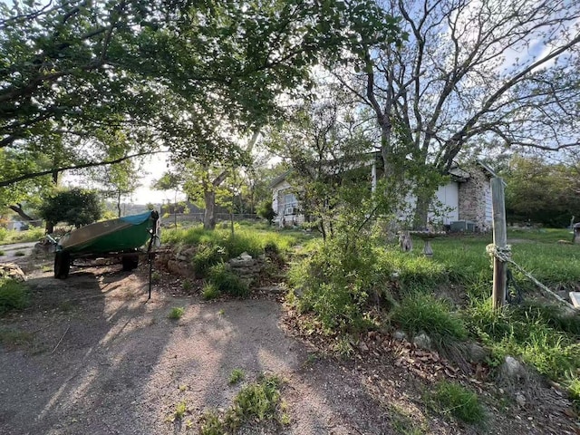 11014 W Lake Terrace Dr, Jonestown, TX 78645 - view of yard