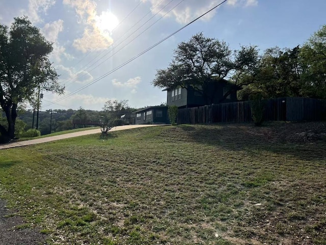 11014 W Lake Terrace Dr, Jonestown, TX 78645 - view of yard