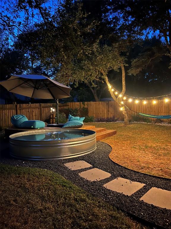 7310 Broken Arrow Ln, Austin, TX 78745 - view of yard featuring fence